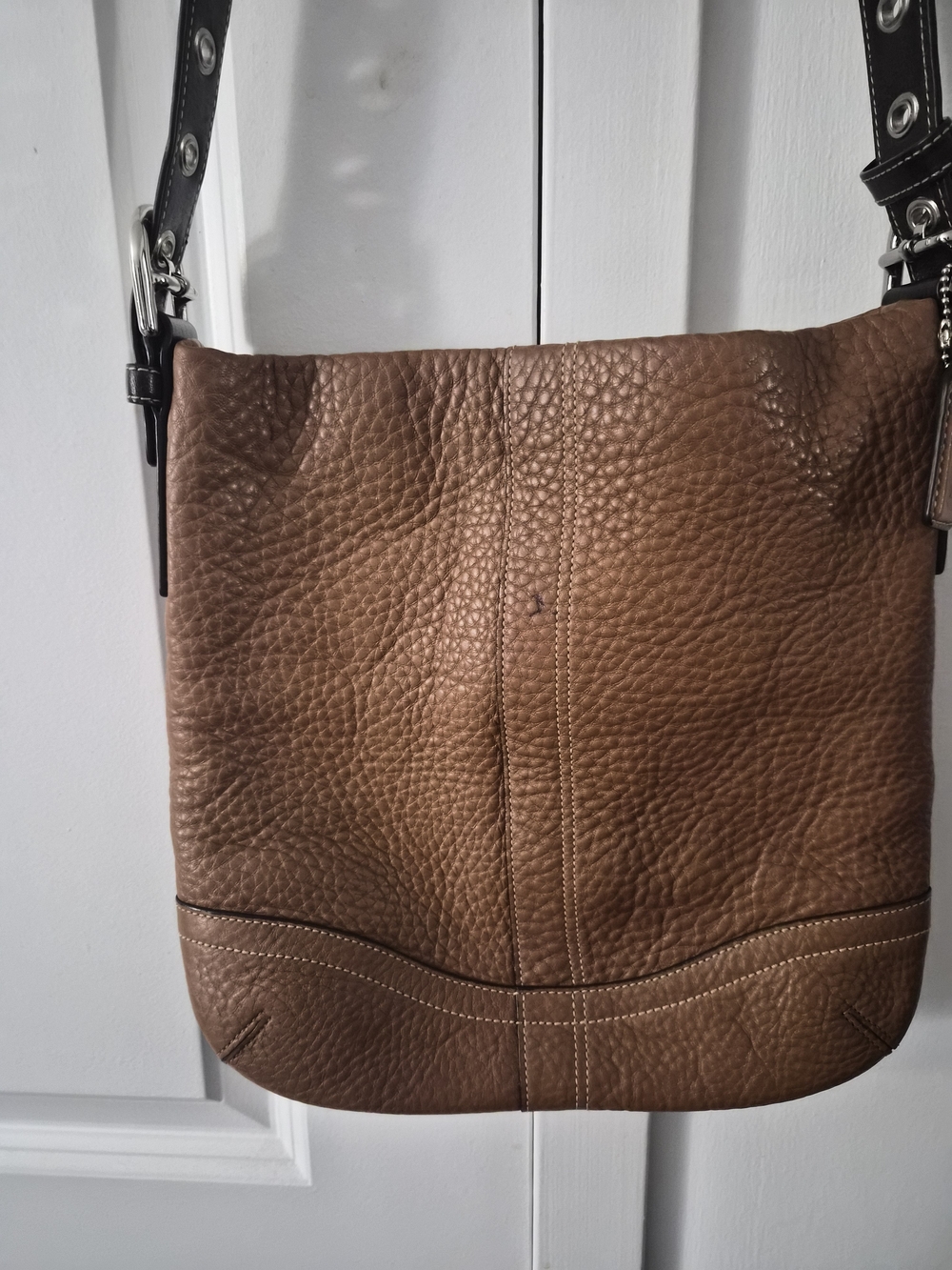 Classic Coach Carmel Brown Leather Crossbody Bag - Picture 3 of 10